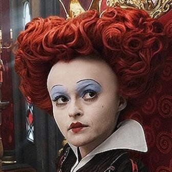 Reina de Corazones. Monarca del País de las Maravillas. Las rosas que sean rojas. Cabezona y cabezota. Maestra del críquet.¡Que le corten la cabeza! #RealDisney