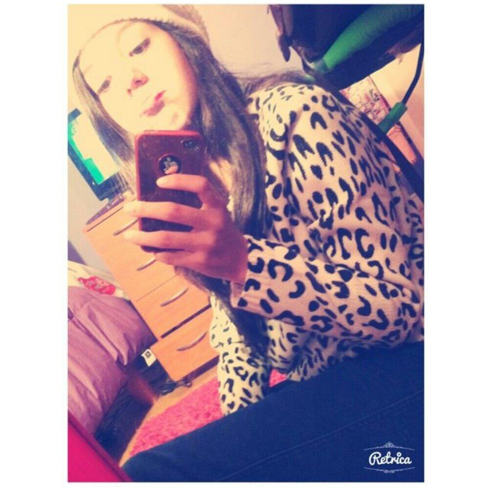 Belieber 4ever @justinbieber follow me:( please