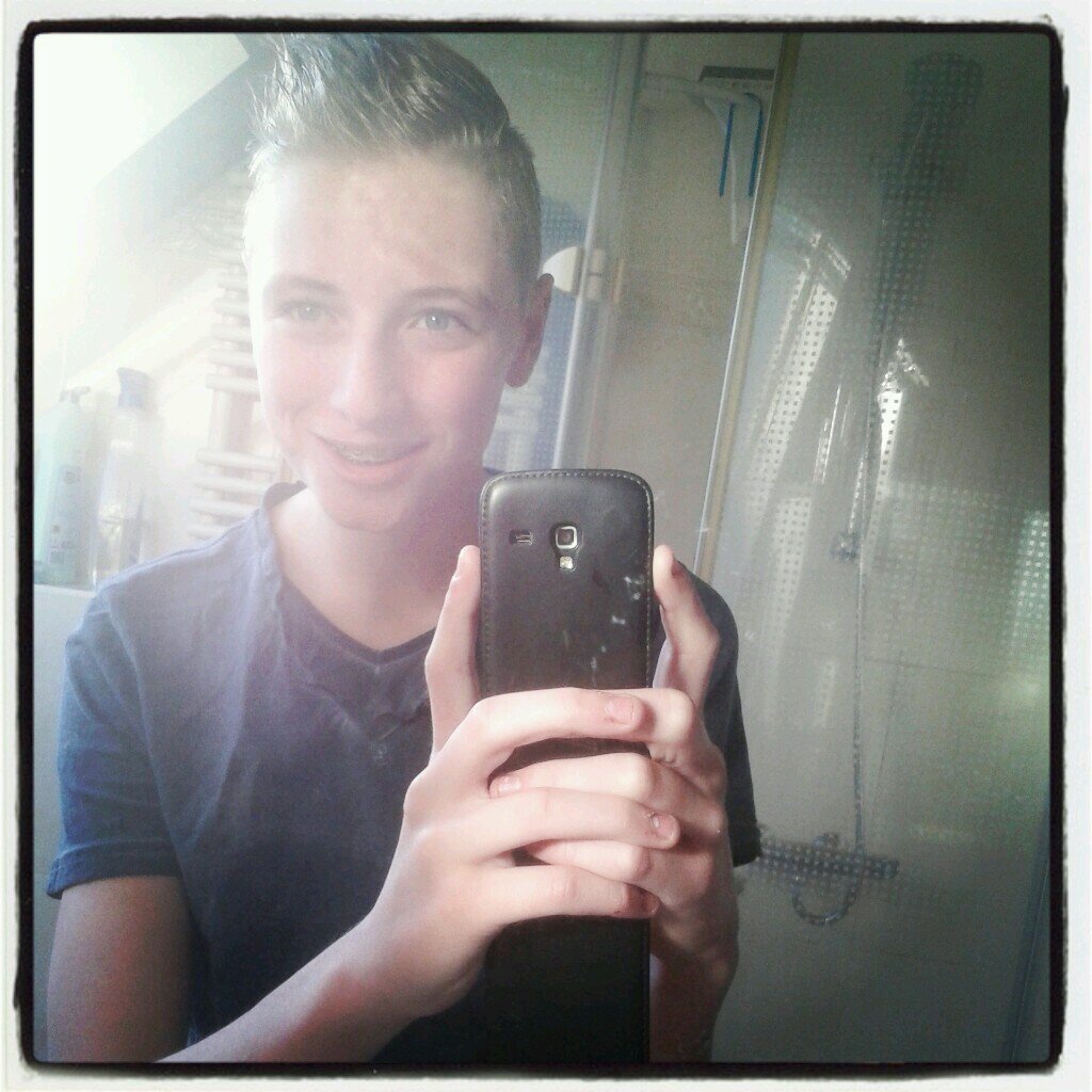dit is een saaie bio waar in ik niks vertel over me zelf LOL :-)