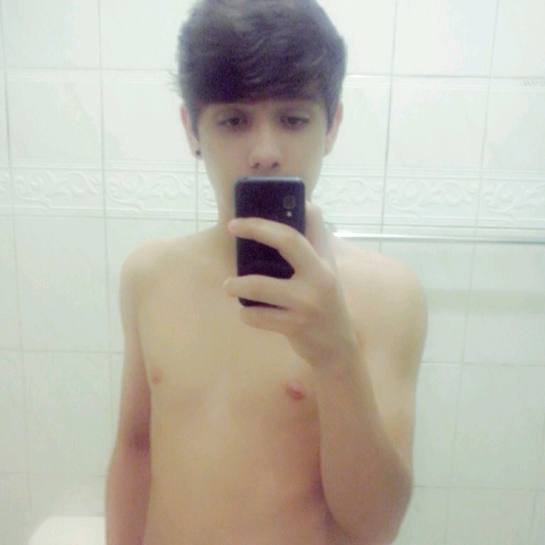 Porque o guerreiro de fé nunca gela.. Não agrada o injusto e não amarela!