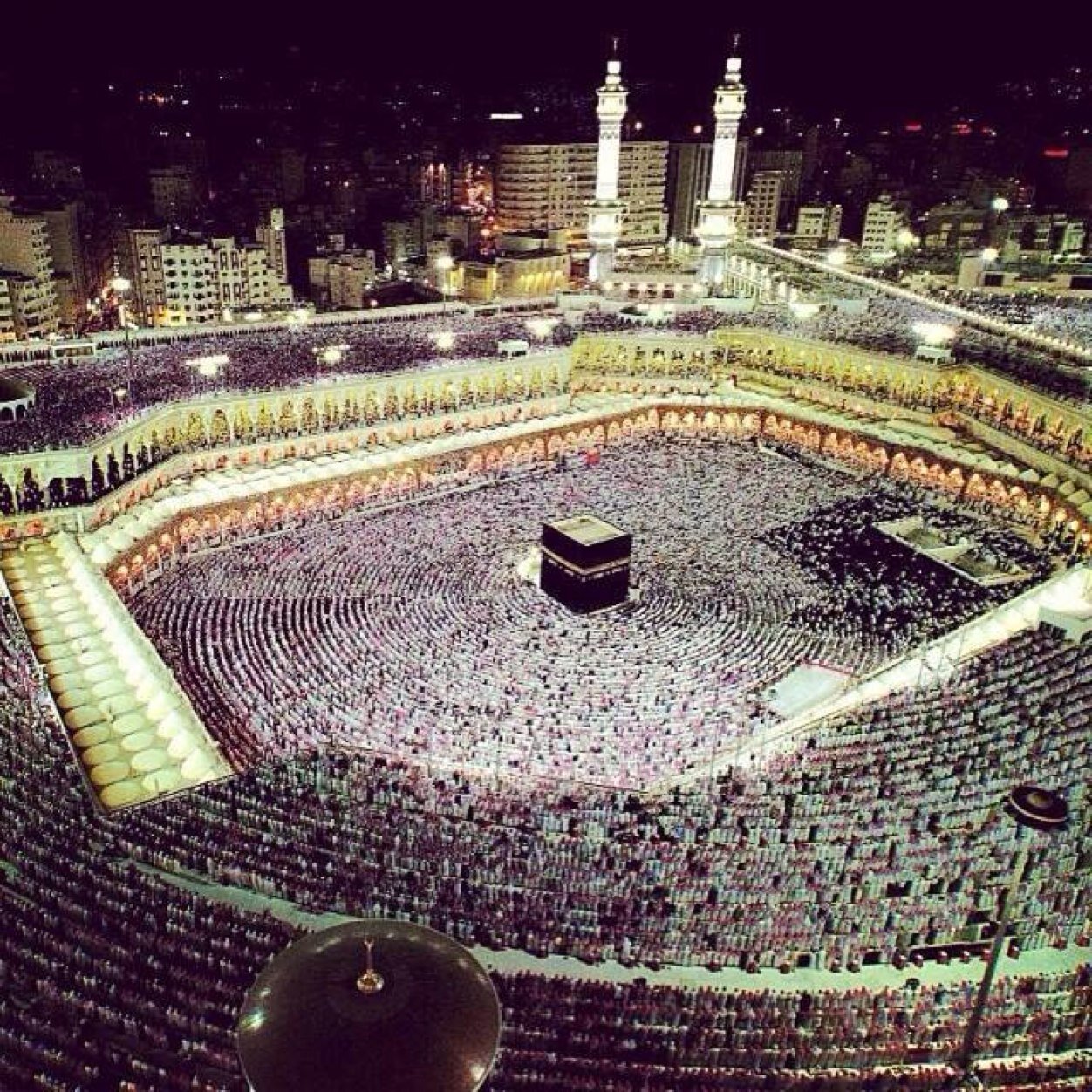 sarahemamouche's profile picture. Etre simple c etre soi meme 
Avoir le  sourire au levre meme si la vie et dur 
Compter sur soi meme et ne rien attendre des autre sa c ma personnalité  ;)