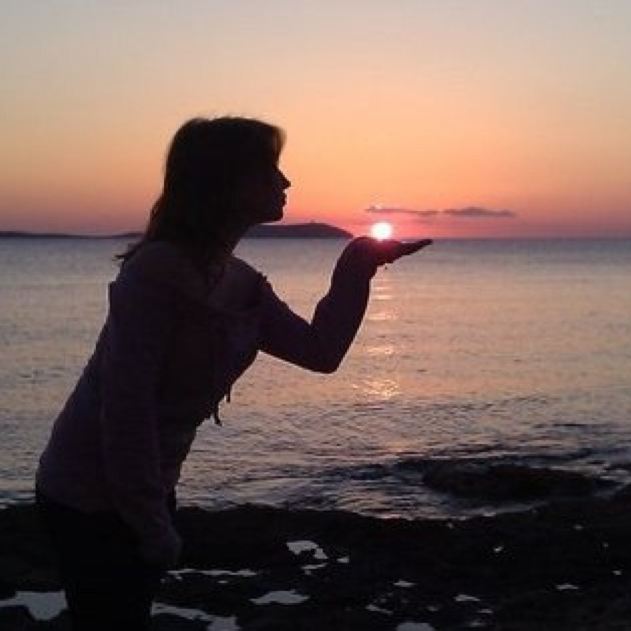 ZoeyAlexisBoyd's profile picture. • Northern Actor lost in Londinium • Aspiring Accordionist • Represented by Blue Star Associates • Tiny Room is our Company! •