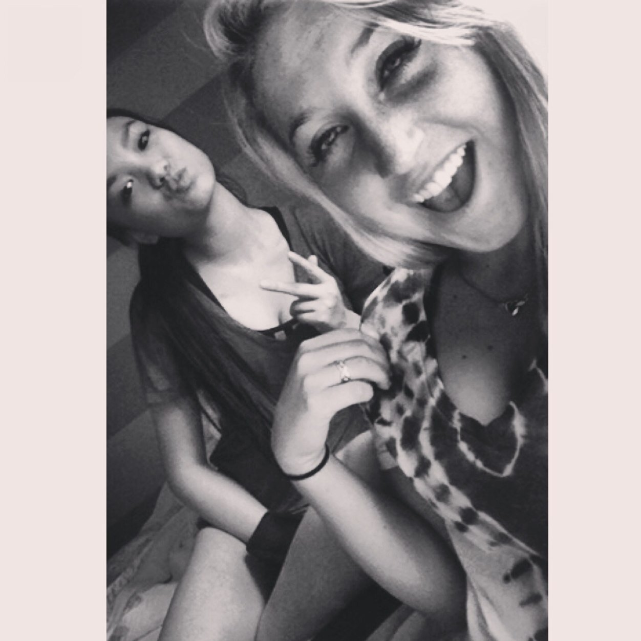Hi, my names Courtney. I look like Barbie and smoke like Marley ✌️