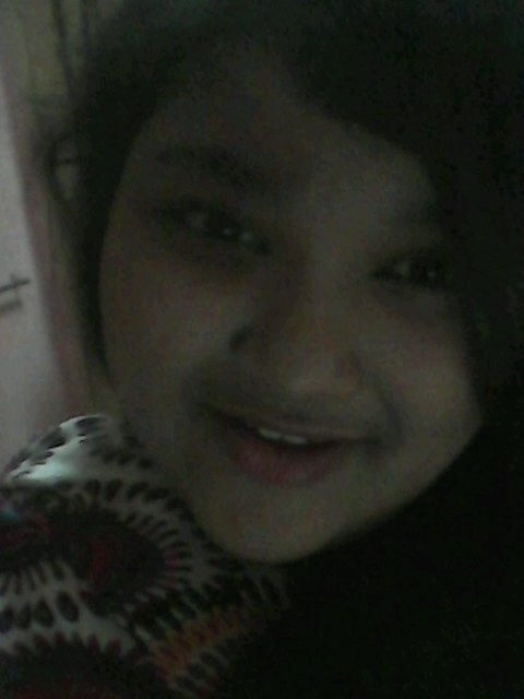 hye. athirah / 17/ selangor.  please follow me..