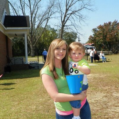 Profile Picture of Amanda Fincher Smith (@manda_brooke87) on Twitter