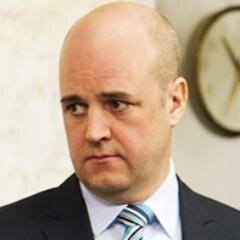 Före detta teh stadsminister av Sverige, före detta leader of das Nya Moderatserna before the kärring. Ser ut som en tumme. Fred ut