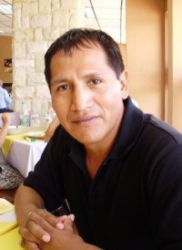 Comunicólogo y semiólogo. Profesor en la Universidad Autónoma Gabriel René Moreno, UAGRM.