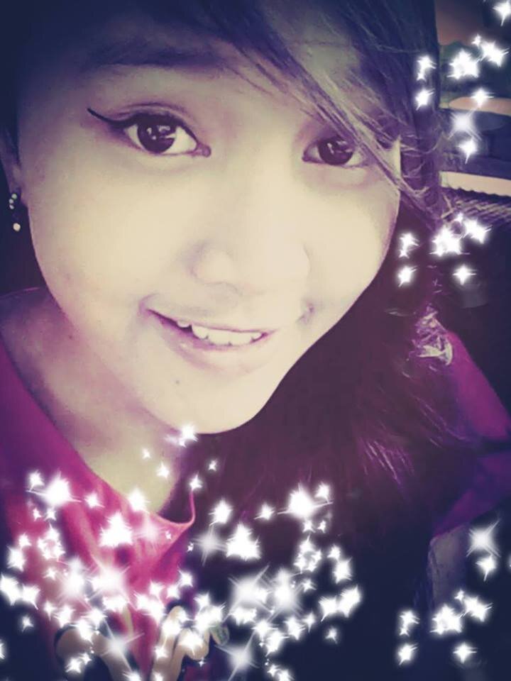 = *Yohana hardiningtias|*13 Mei 1998|*Islam|* (^_-) :)
