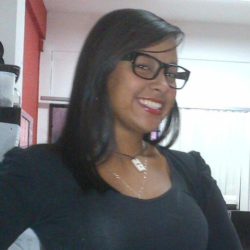 Venezolana- Estudiante De Administración- Trabajadora del I.N.N.(Comercializacion)! 100% Vinotinto y 1000% Magallanera!! HAKUNA MATATA'