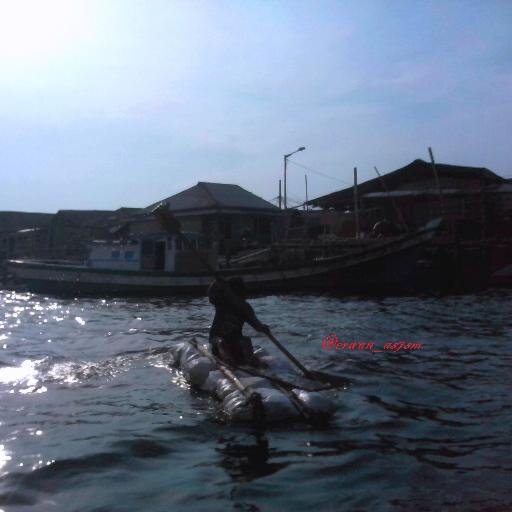 Lakukan sedikit kebaikan dengan spontan.