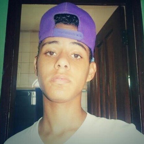 @Eai galera que me Segui qualque pessoa poder me segui e poder ter certeza. Que vou segui vc depois de alguns  minutos conto com sua ajuda beijo