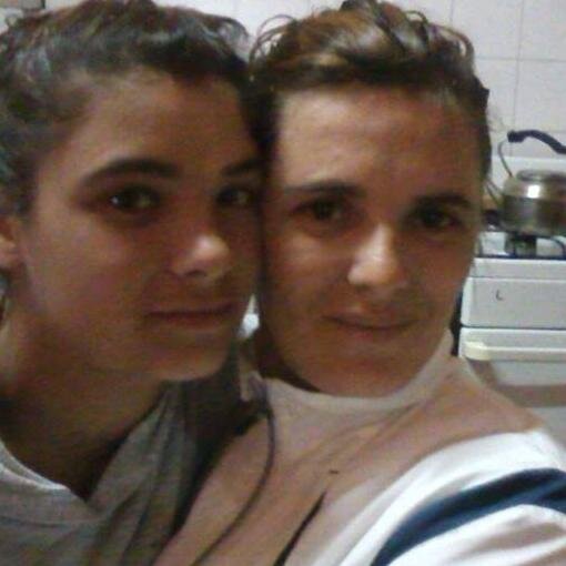 ME  ENCANTA COCINAR ,, ESCUCHAR MUSICA , Y LA LIMPIEZA A FULL