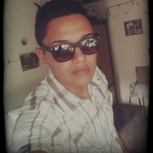 Muchas persoOonas coOnocii mas soOlo de tii me enamoOre y ahoOra noO puedoO tener..!!