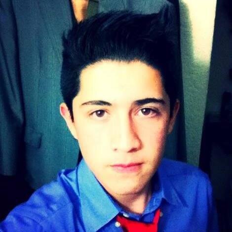 me gusta el rap y el dubstep! le voy al cruz azul,facebook: alan martinez  youtube: neovb:los amigos