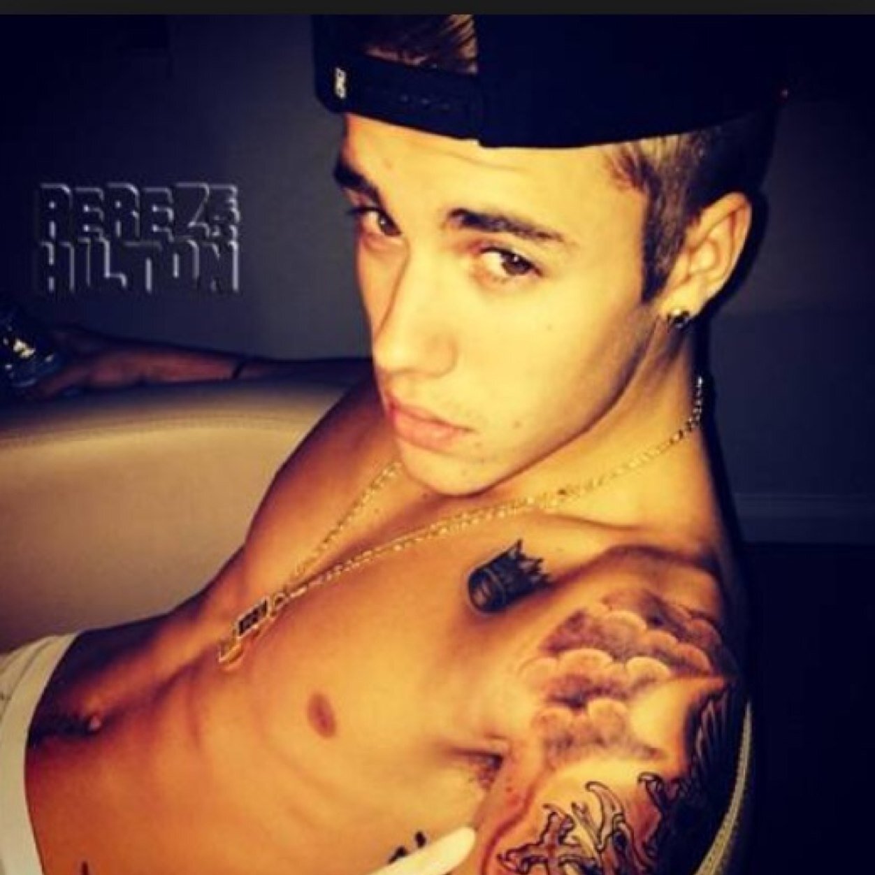 Im a HUGEEE Justin Bieber fan ❤️❤️
I play Bowling, softball, basketball, n i cheerlead.
Im in Chorus, And Band!
I play the Clarinet, guitar, and the Organ!
JB!!