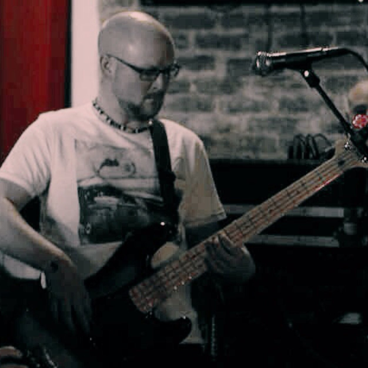 russellburnham's profile picture. Bass (guitar not fish), Apple stuff, Science, Music, Musicology, Granular, Synths, Max/MSP.