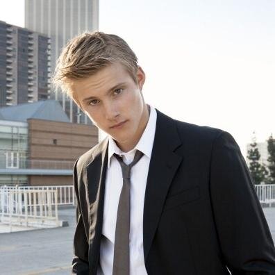 GermainGibelott's profile picture. 26. Hijo de Aine y de un nazi viajero del tiempo. Boxeador profesional. #LesMisNoHomo #2ndGeneration