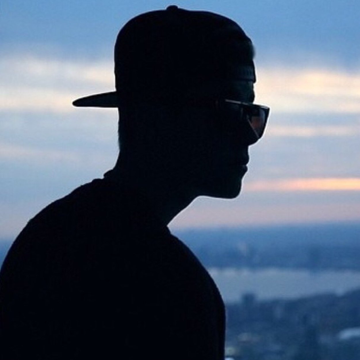 I'm a Belieber♥ I have 15 years… I love the songs of Justin Bieber♪ I hope that many Beliebers follow me and I'll keep them too..♥♥ thanks and love♥
