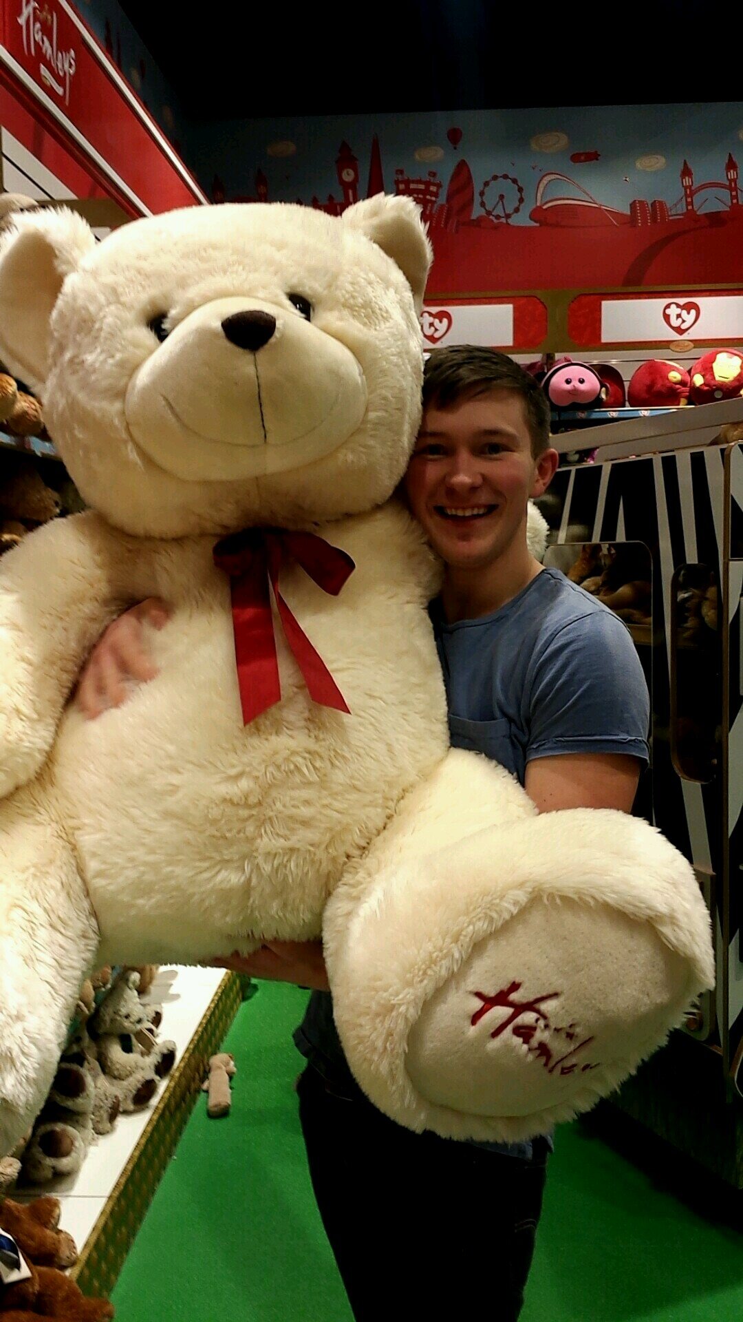 mikeyD0593's profile picture. There’s no I in Team, yeah but there is in WIN