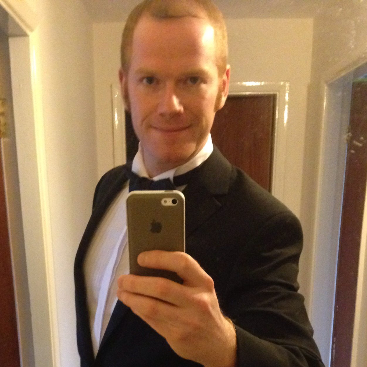 Solicitor at Andrew & Co LLP specialising in all aspects of Private Client work. Also cricket enthusiast, darts pundit, and lover of all things fitness!