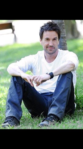 LoveOTarrason's profile picture. Me enamoré de Martín Maresca Delfino, ahora vivo emamorada perdia de Oriol Tarrasón :) Actualmente en 6 hermanas y dirigiendo la cía. de teatro les Antonietes