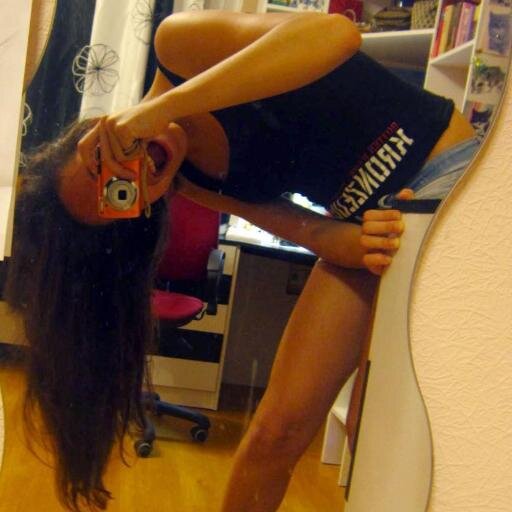 yeah_larusa's profile picture. там где нет риска - нет удовольствия #отбросы #рок