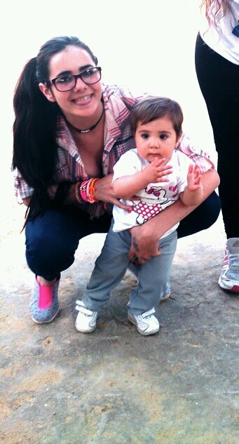 Orgullosa de lo que soi,de mi pequeña y de mi vida!No me dejo hundir x nada ni x nadie y siempre consigo lo que me propongo!:)