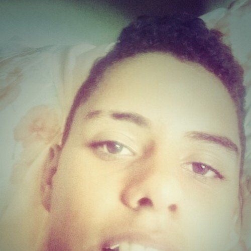 Eai adolecentes  vou ta postado fotos e frases boas aqui queria que voceis me seguisse.  Pra ajudar da uma ajuda ai e boa noite ai galera linda