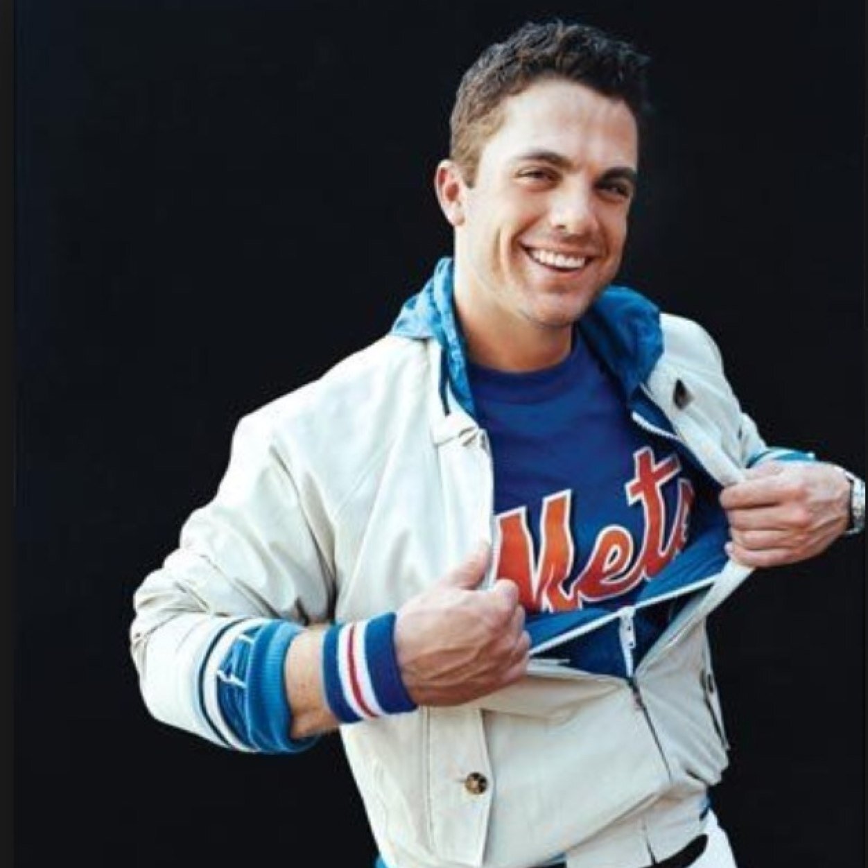 The picture twitter page of the New York Mets, Flushing New York, http://t.co/fzqHwrBKjw ilikemetsdaily@gmail.com