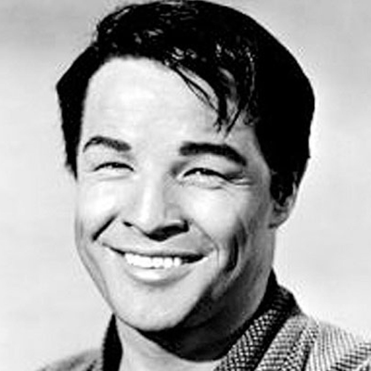 DanilosLeon's profile picture. Nunca haría un follow a alguien como yo.