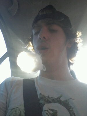 shewantstheD420's profile picture. The names Dillon, but people call me fishy. I smoke alot of weed. one of the chillest dudes you'll ever meet. 20 #thefamly