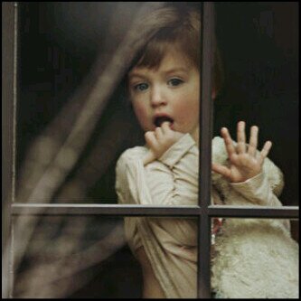 YahiaaliAli's profile picture. مآ آجمَلَ آن یحتَضنك شخص تعشَقَہُء وَآنتَ فيء قمّة شوقكك لہُ ..♡