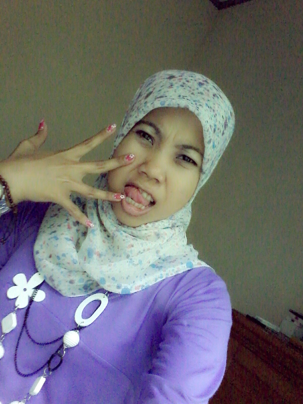 r_giest's profile picture. Hdup t'lalu singkt tuk m'cemskan hal kcil. Nikmti pa yg ϑΐ miliki hri ne,.(´Oƪ) Line:rifka_adepe