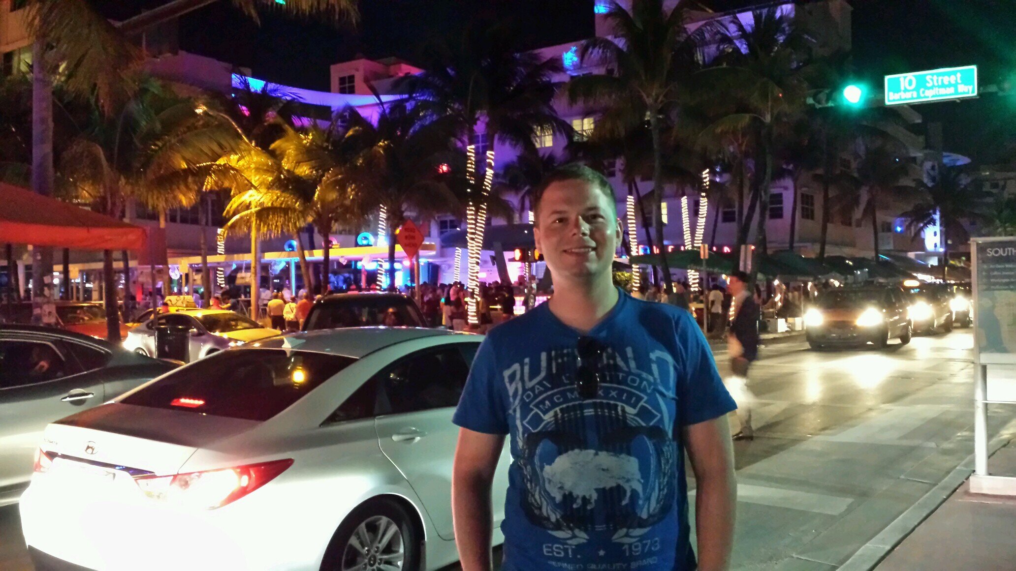 World traveler, politics as usual, sports guy, #Sixers, music lover, news junkie, car enthusiast, finance guru, techie, 🍺 snob, ☕️ connoisseur