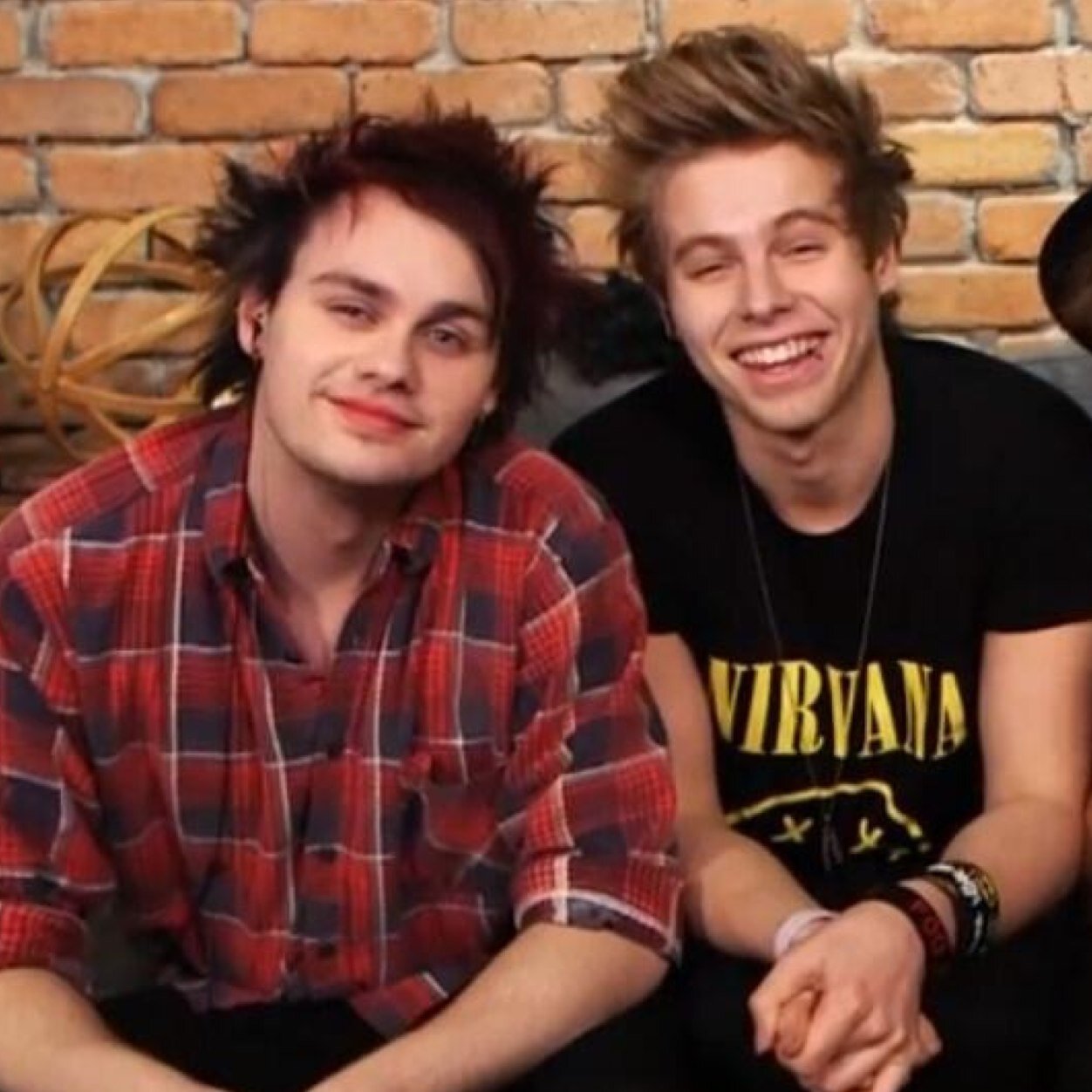 sighboybands's profile picture. HAI