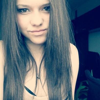 And who am I? That's one secret I'll never tell.
Kisses my little bitches ♥
♥Romania♥