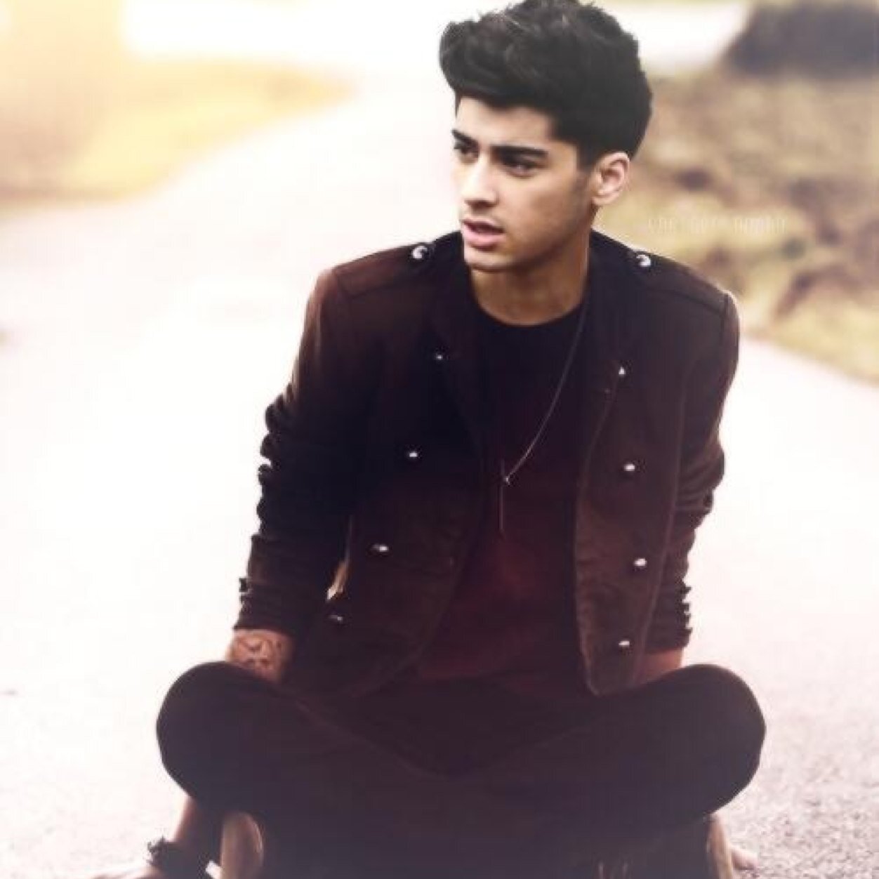 Follow @_lnvisible_  and she will follow you back :)