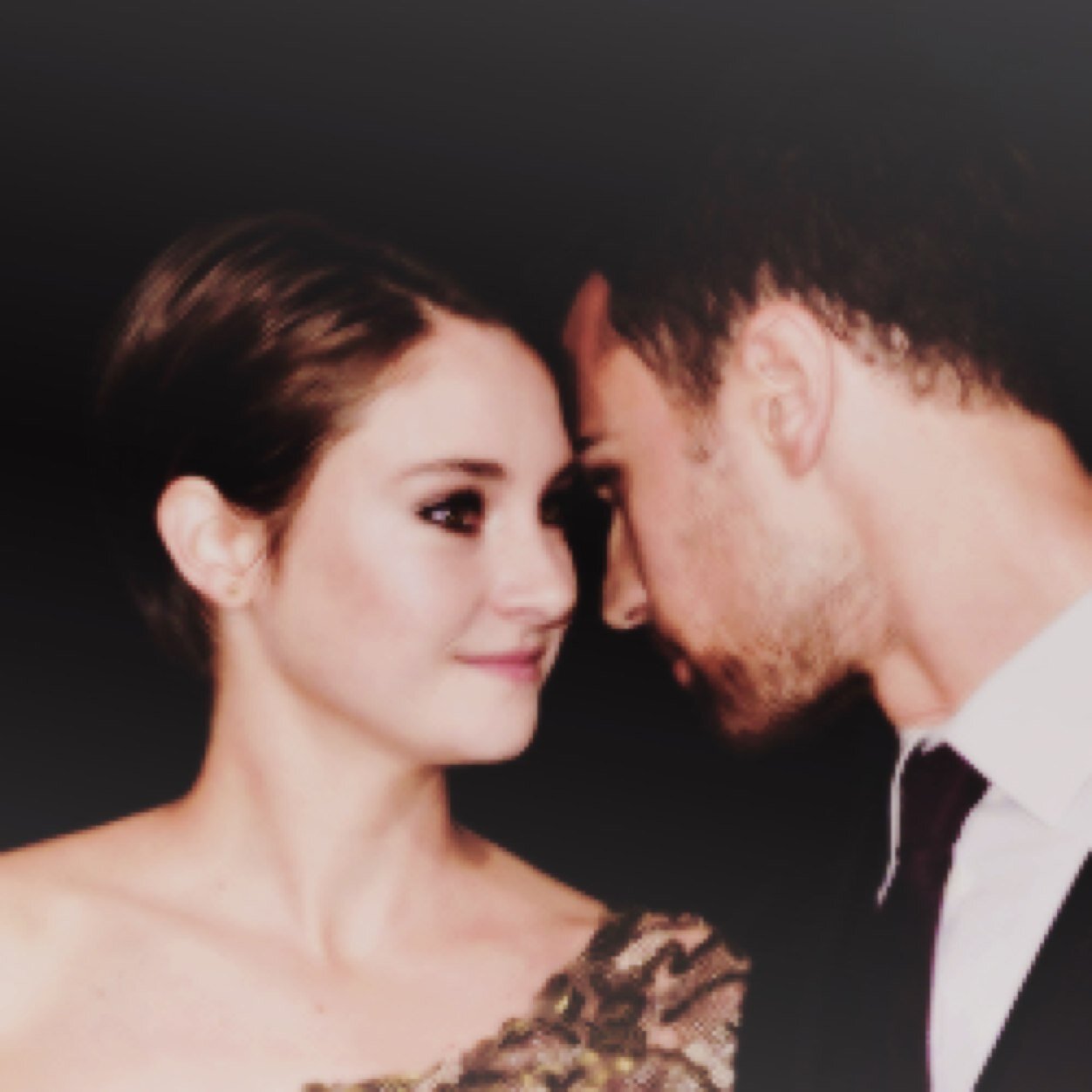 TheoFaking's profile picture. Fear doesn't shut you down; it wakes you up.