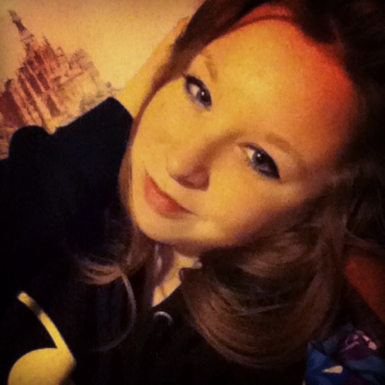Im not saying im perfect, in fact i know im far from it; im just saying im worth it.loves 1D, JB, Youtube and so much more :)