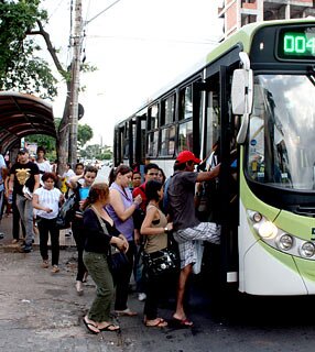 Envie Rmtc + número do ponto + número da linha + CPF do motorista + número do carro + título de eleitor para saber quando passará o próximo ônibus.