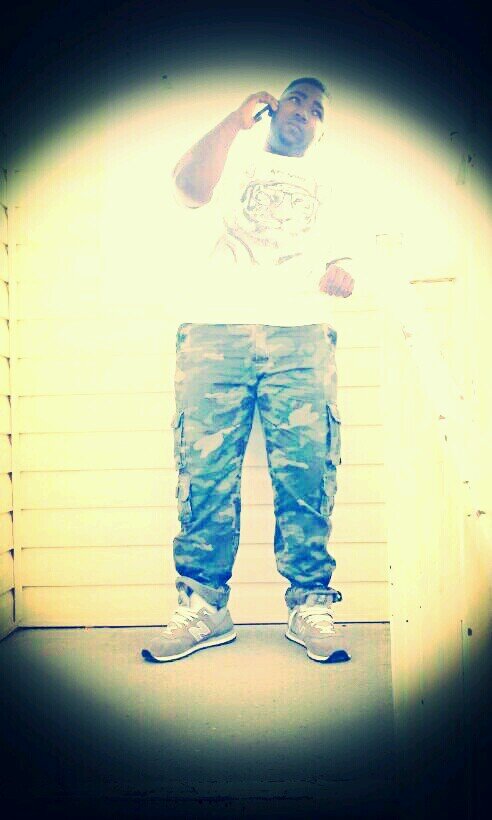 im just a young man chasing dreams and money #M.O.E #TEAM ARIES