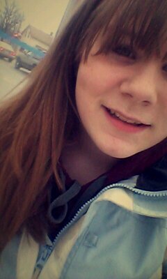 hi. im kayla and im 15, canadian:)