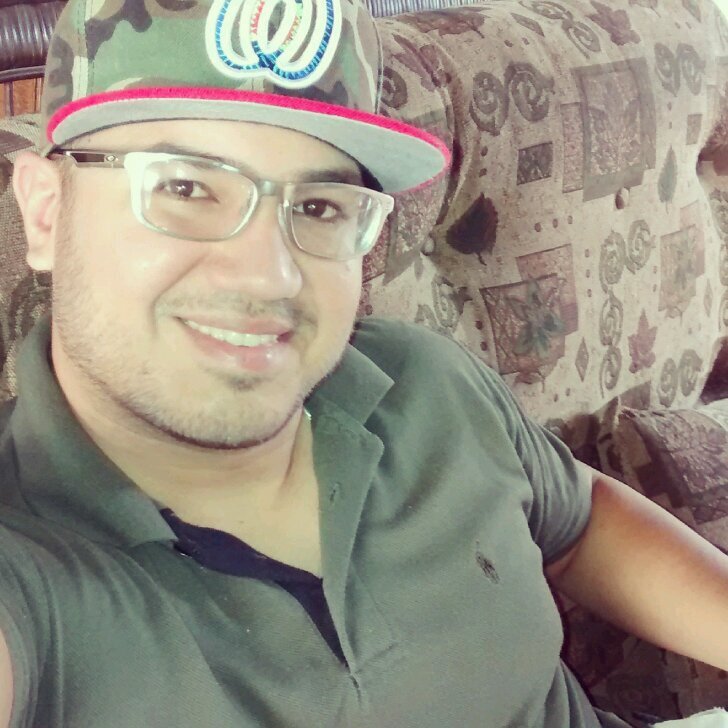 Economista, fiel servidor a mi chinita,/ No te conformes con lo que necesitas, lucha por lo que quieres y mereces!!!
