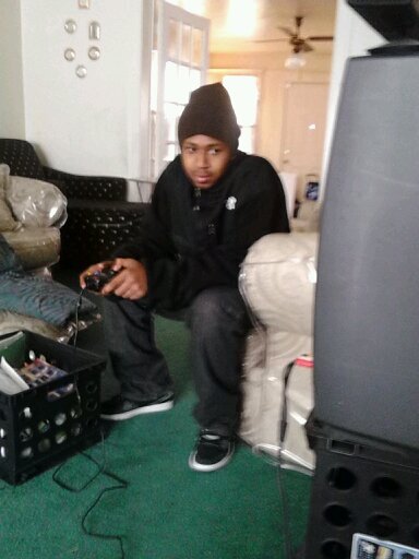 staycrispy_quis's profile picture. #teamsingle