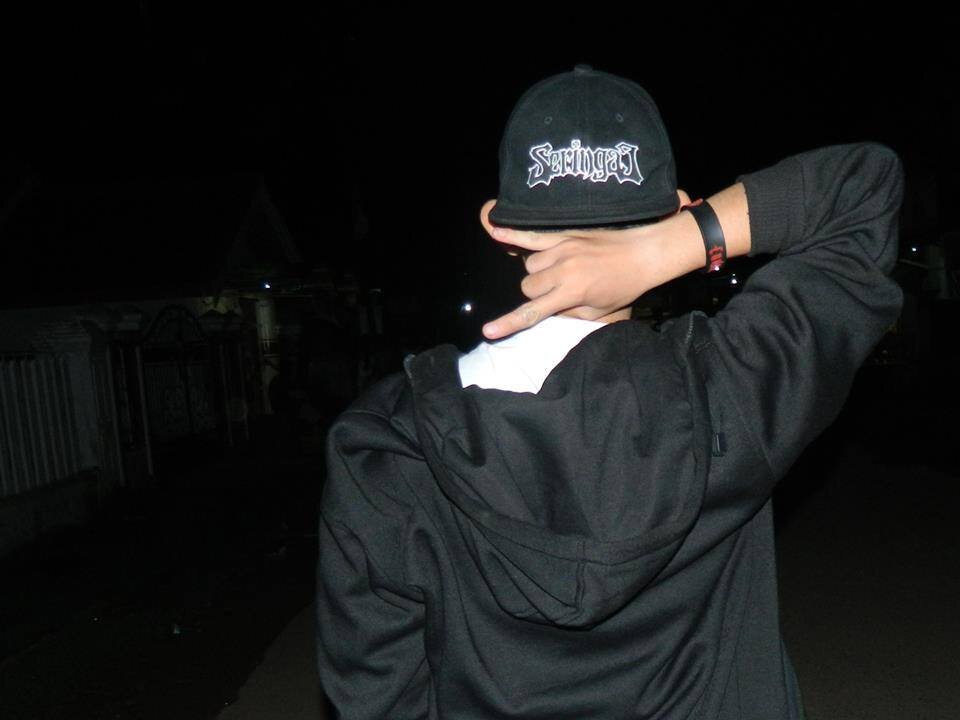SIMANIS ULTRAS MILITAN PAHLAWAN (ULTRAMAN) 
BERJAYA ATAU BINASA!