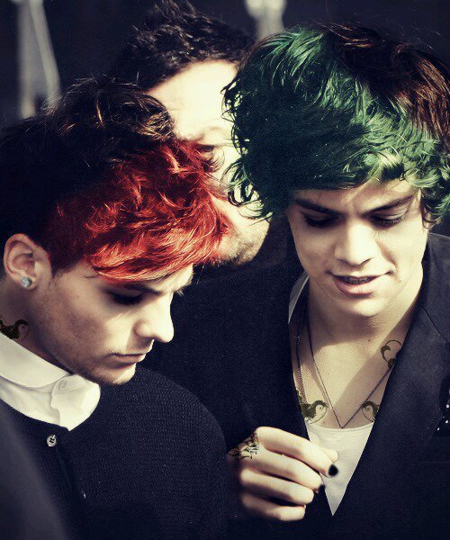 free follow but follow @chivalrylarry yeah
