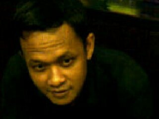 Manusiakanlah manusia