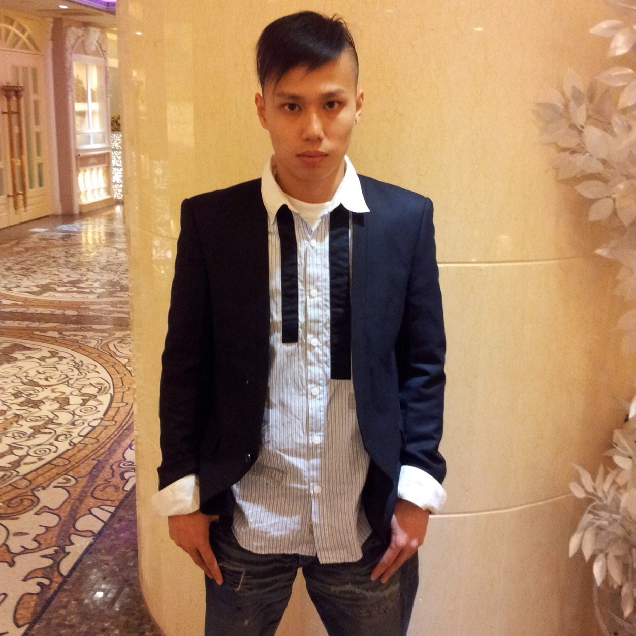 Out_Phase1984's profile picture. 香港のユーザーで、 日本語は翻訳ソフトの助けでなければならなくて、すみません！！これからよろしくお願いします！！LINE IDは：6593 6536