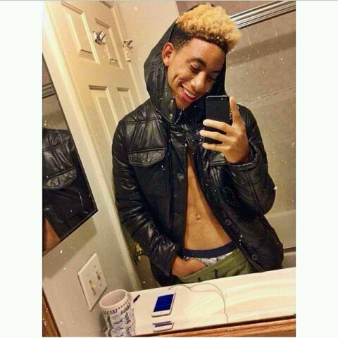 ♛ These Hoes Aint Loyal ♛