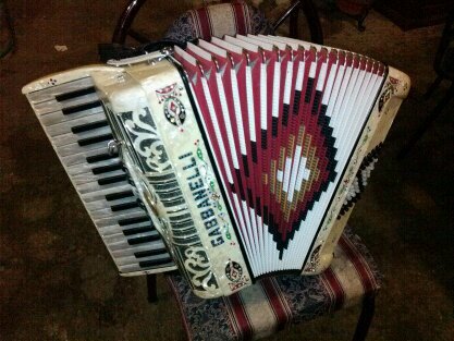 gabbanelli77's profile picture. Acordeonista del mejor grupo del sur de Tamaulipas Norte Punto Tres.
y fue acordeonista del segundo mejor grupo del sur de Tamaulipas Sucezzo.